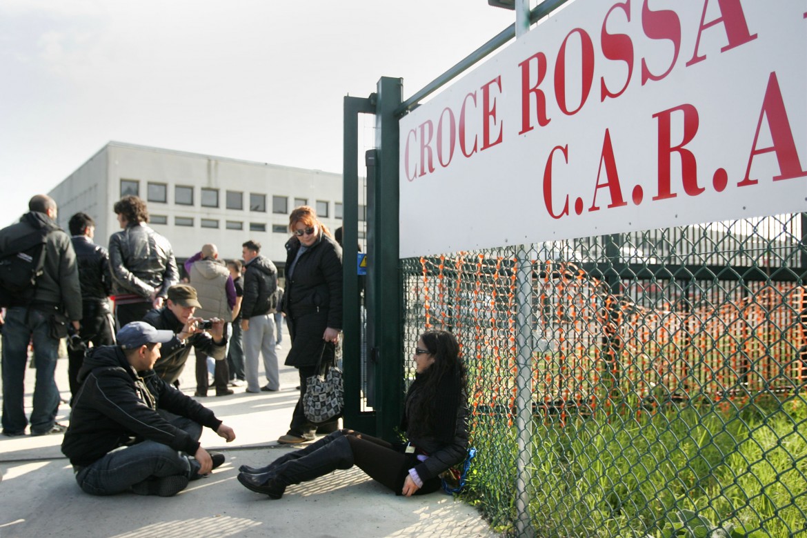 Migranti nel Cara di Castelnuovo di Porto (Roma)