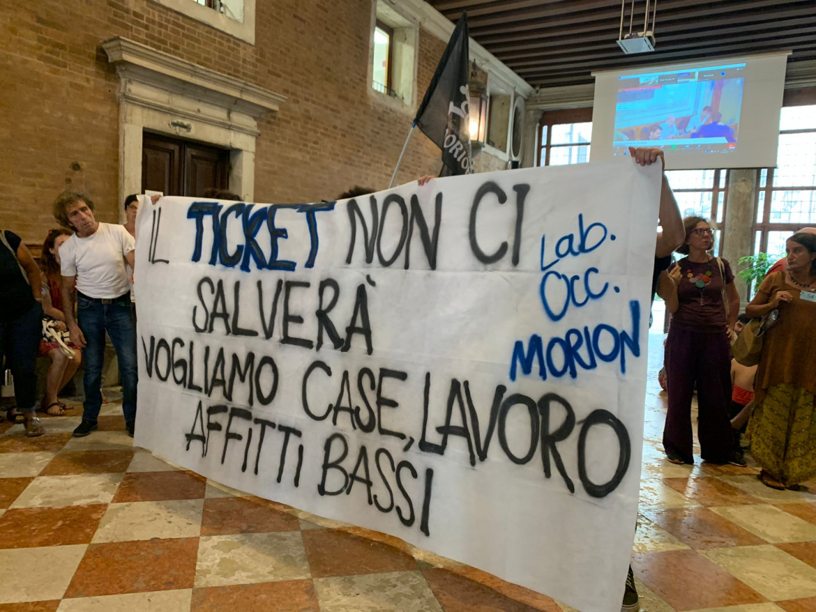 Ticket A Venezia Contestato Brugnaro Il Manifesto