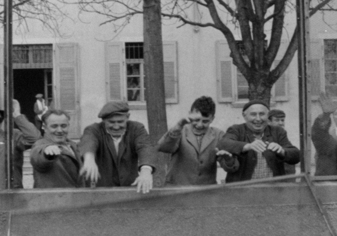 «Le stelle divorate dai cani», indagine in noir sul mondo del disagio mentale «Le stelle divorate dai cani», indagine in noir sul mondo del disagio mentale