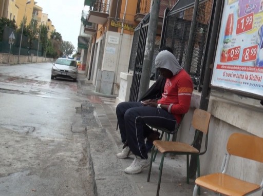 Squallore al Centro di prima accoglienza dei minori ad Augusta