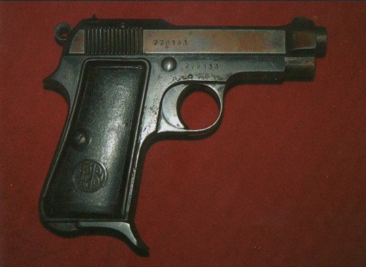 Figura 22a - La pistola Beretta di Lampredi che inferse a Mussolini il colpo di grazia, 28 aprile 1945.
