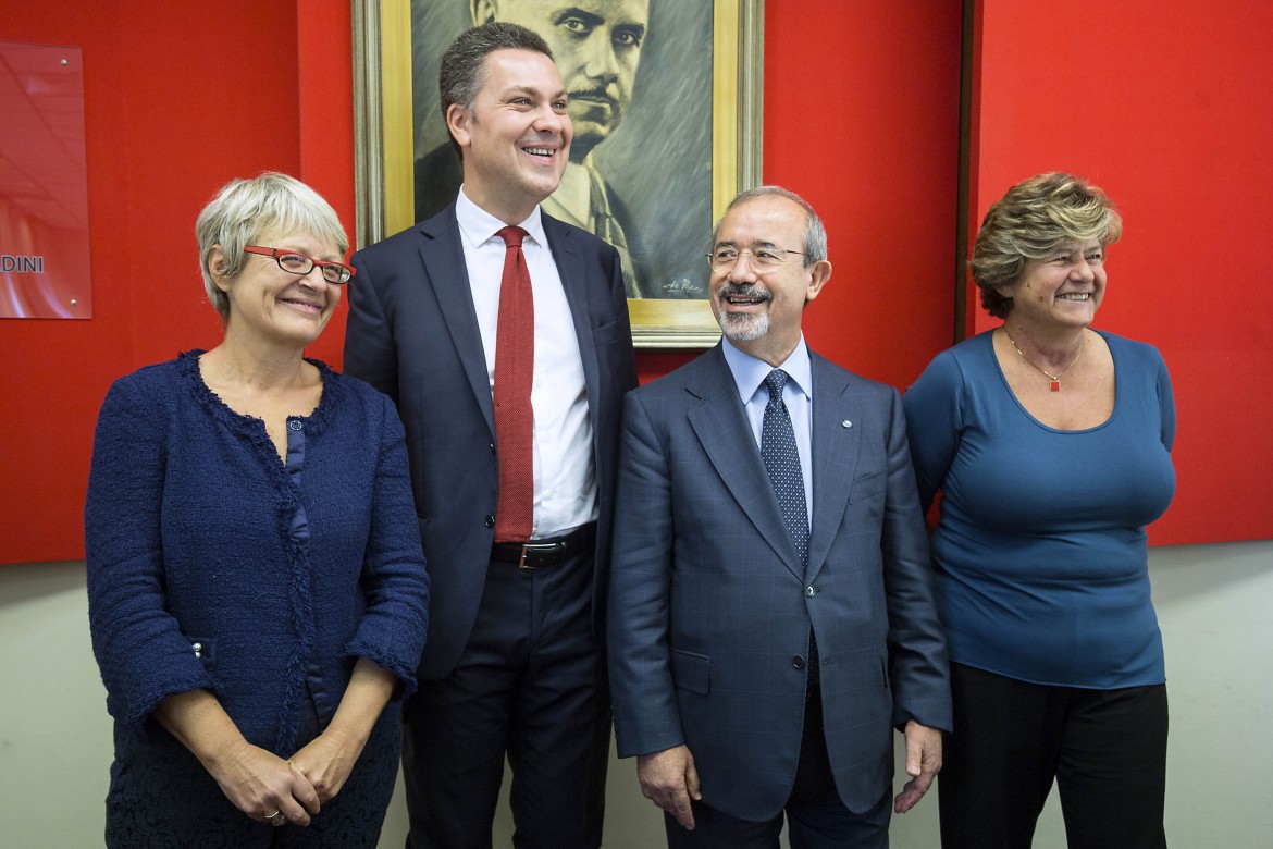 Annamaria Furlan, Carmelo Barbagallo e Susanna Camusso hanno presentato ieri a Roma, nella sede Uil, il neo segretario della Ces Luca Visentini (il secondo da sinistra)