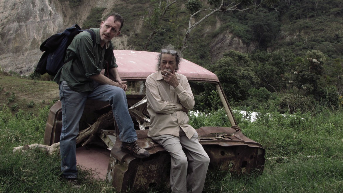 Thierry Deronne (a sinistra) e un operatore di Montana tv alla scuola popolare di cinema nel Tachira