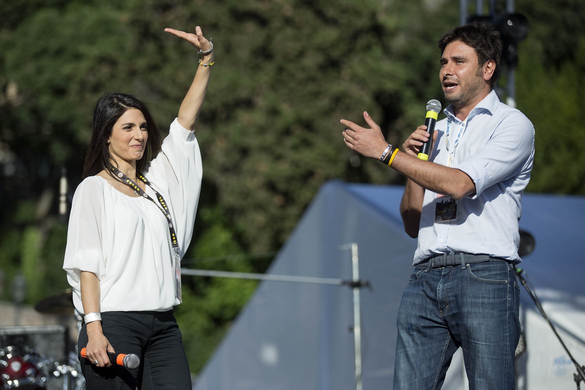 La candidata a sindaco di Roma del M5S, Virginia Raggi, e il deputato grillino Alessandro Di Battista
