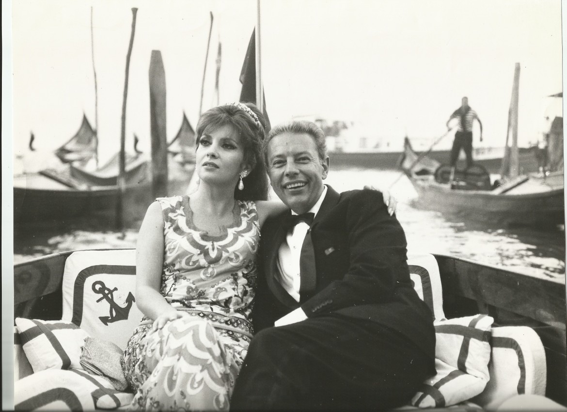 Gianluigi Rondi con Gina Lollobrigida in un frame del documentario «Vita, cinema e passione» presentato a Venezia nel 2014