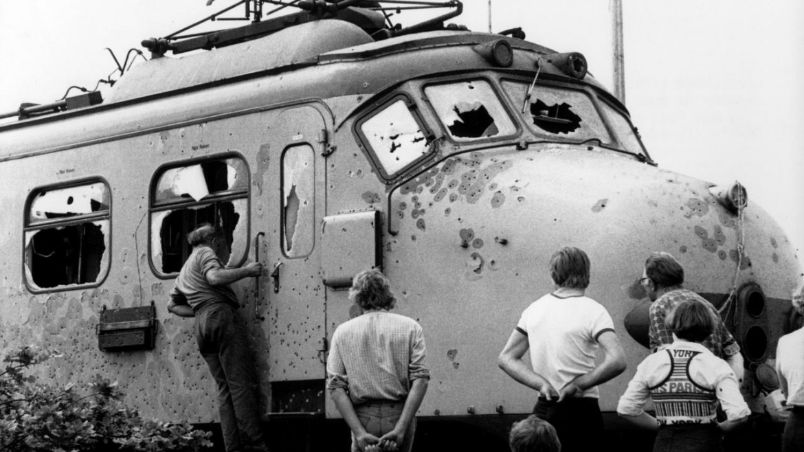 La motrice del treno sequestrato il 23 maggio 1977 nei pressi di Glimmen, dopo l’assalto delle forze speciali olandesi