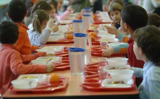 Bambini a mensa