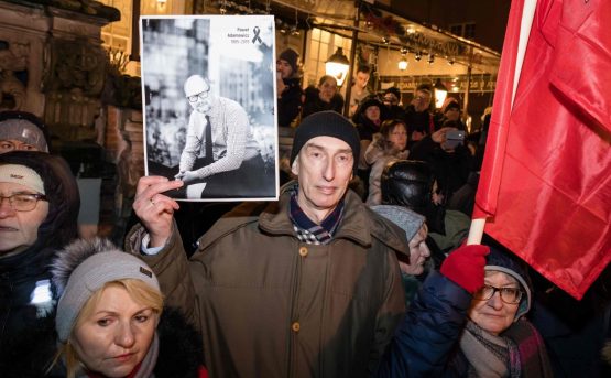 Lultimo addio di Danzica al suo sindaco assassinato