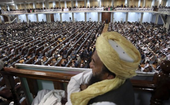 Trattare con i Talebani La Loya Jirga decide