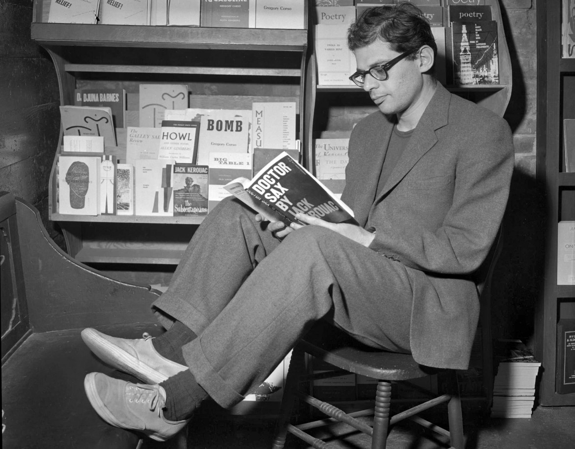 Il poeta americano Allen Ginsberg nel giugno del 1959, foto di Joe Rosenthal