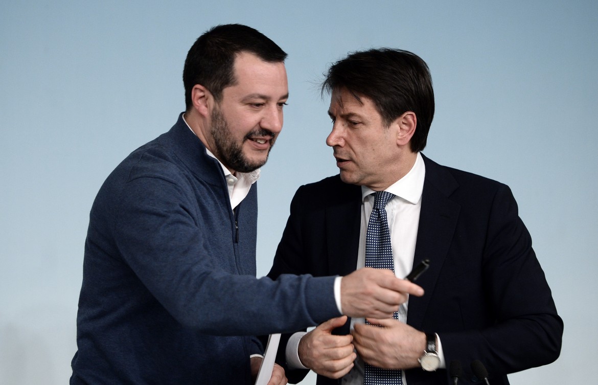 No di M5S, sinistra e Lega: sulle armi non c’è più maggioranza No di M5S, sinistra e Lega: sulle armi non c’è più maggioranza