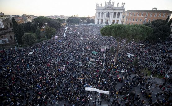 113 piazze e un segreto Le sardine non esistono 113 piazze e un segreto Le sardine non esistono
