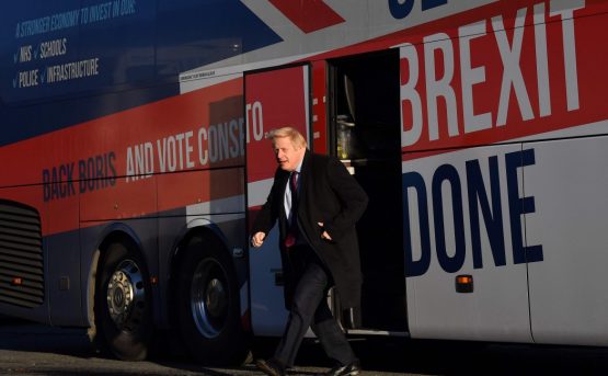 Johnson in testa con lo scoglio della maggioranza assoluta