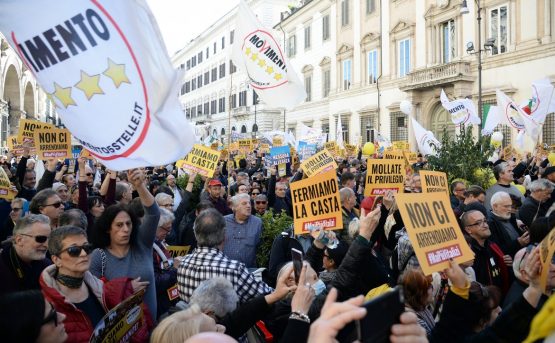 Colletti Altri nel Movimento sono daccordo con la patrimoniale