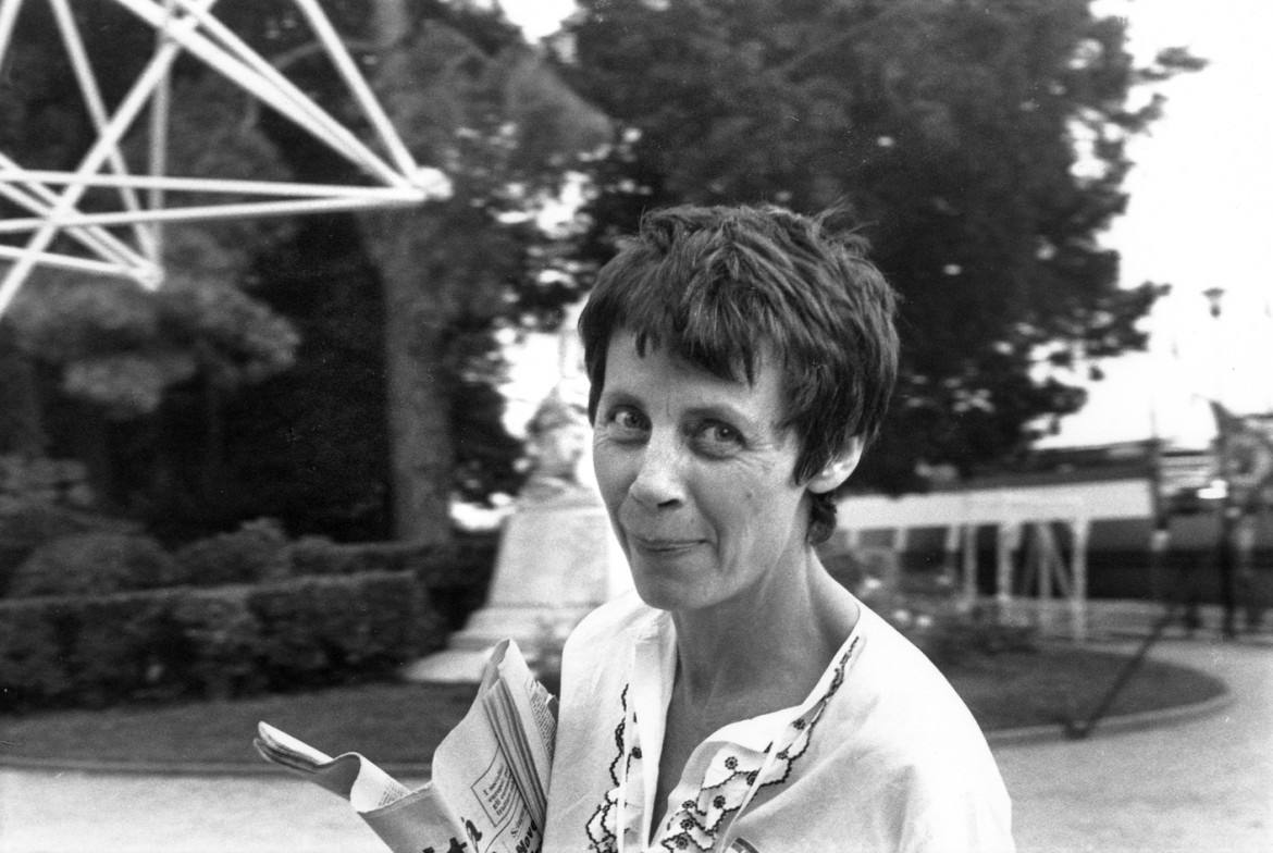 Il memoir anarchico di una profetica Sibilla col genio della storia il manifesto