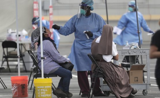 In Florida il virus sta dilagando e la Casa bianca attacca Fauci
