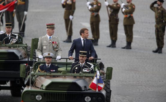Fase 14 luglio Macron in tv promesse green e ai giovani