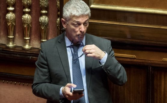 Nicola Morra sotto assedio Si dimetta dallantimafia