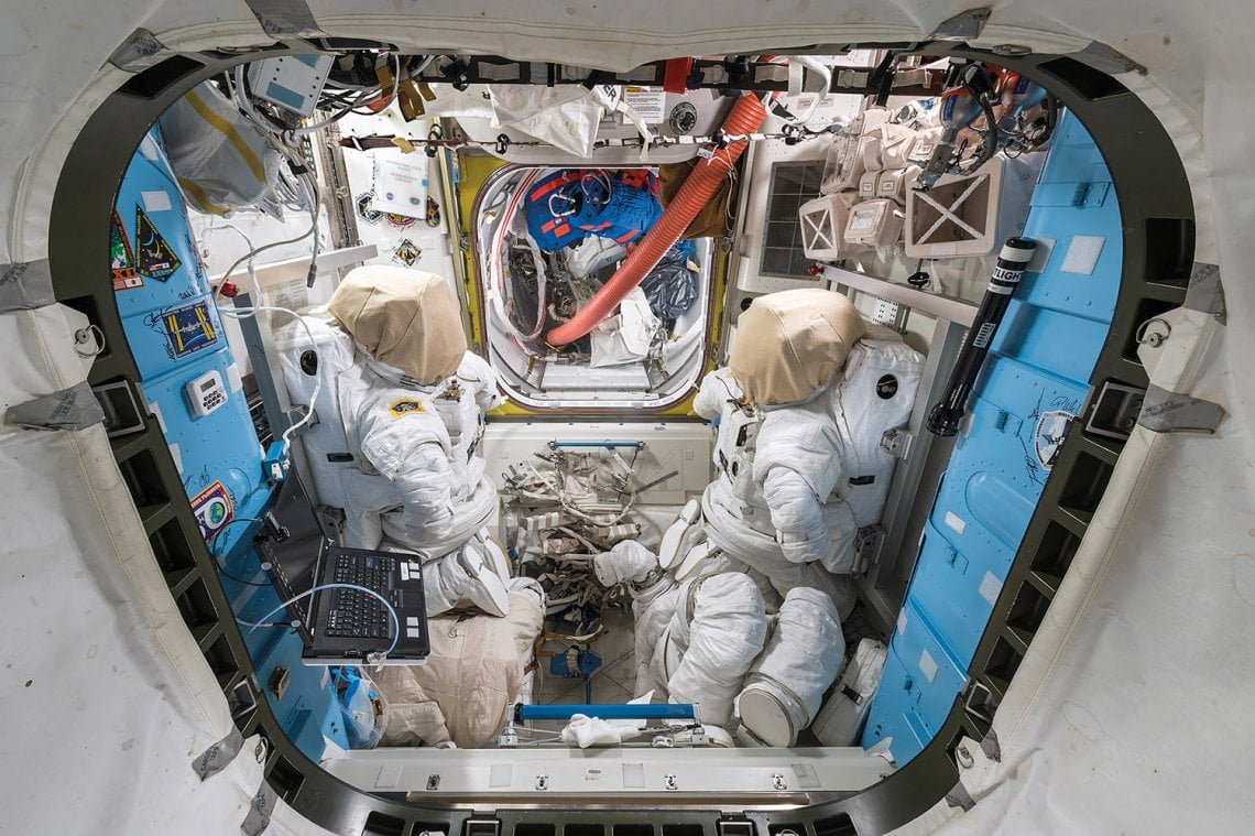 Paolo Nespoli and Roland Miller, «Starboard View through Port Hatch of Equipment Lock and Crew Lock with Extravehicular Activity Hardware Quest Joint Airlock», Courtesy NASA and ASI