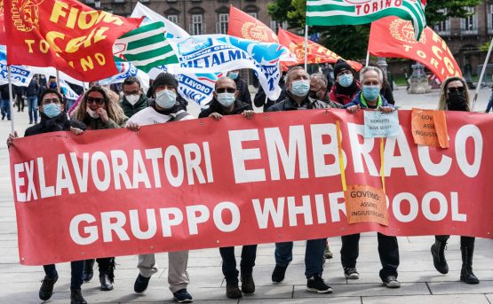 Ripartono i tavoli di crisi per fortuna su ex Embraco non ci sar Giorgetti