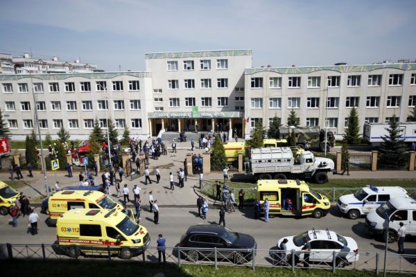 12est1-f01-russia-strage-scuoa-ap 12est1-f01-russia-strage-scuoa-ap