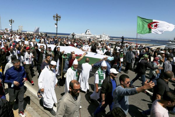 12ets1-hirak-protesta-algeri-ap 12ets1-hirak-protesta-algeri-ap
