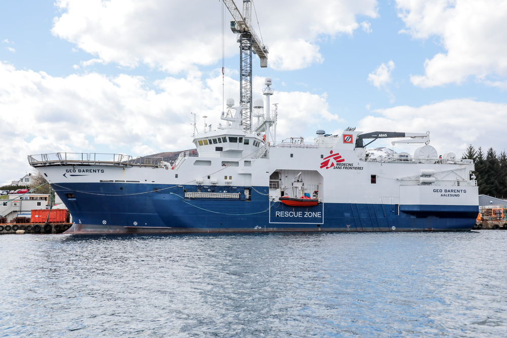 La Geo Barents nel porto norvegese di Alisun. È partita ieri diretta verso il Mediterraneo centrale