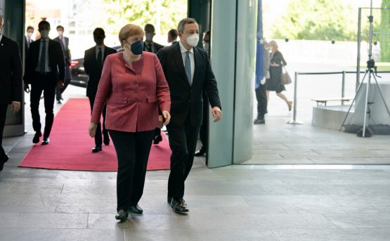 LA conferenza stampa di Draghi e Merkel a Berlino LA conferenza stampa di Draghi e Merkel a Berlino