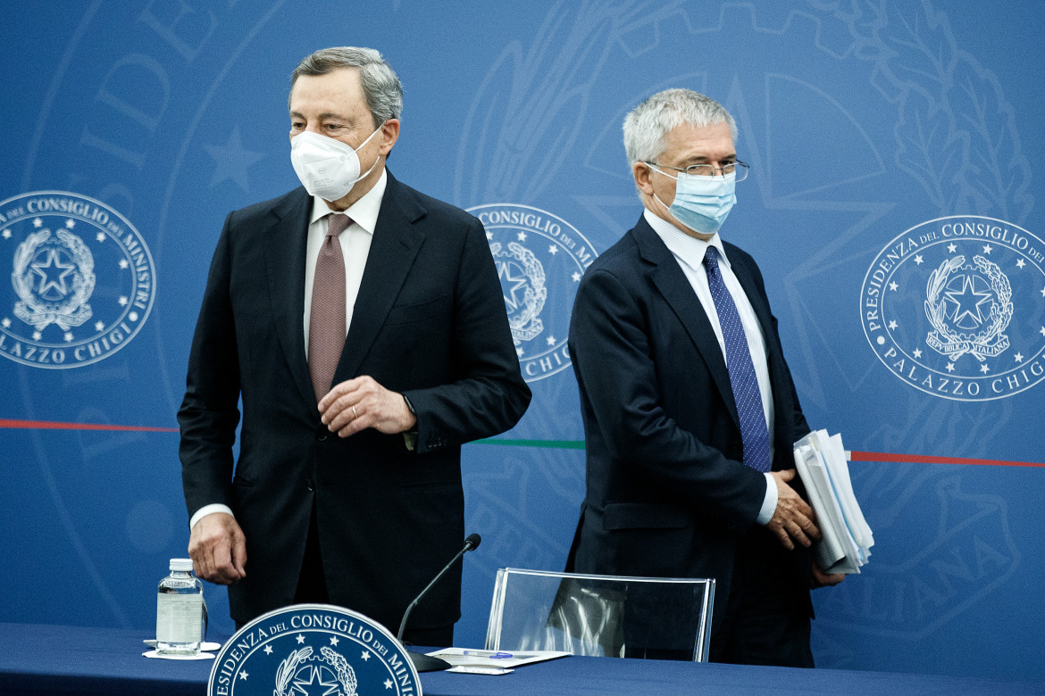 Mario Draghi e Daniele Franco alla conferenza stampa di presentazione della manovra lo scorso 28 ottobre
