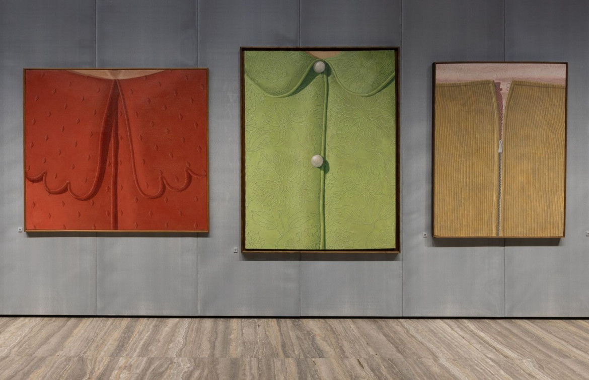 Milano, Fondazione Prada, un «passaggio» della mostra di Domenico Gnoli: da sin. a destra,