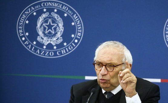 Da domani si torna a scuola ma scontro tra regioni e governo