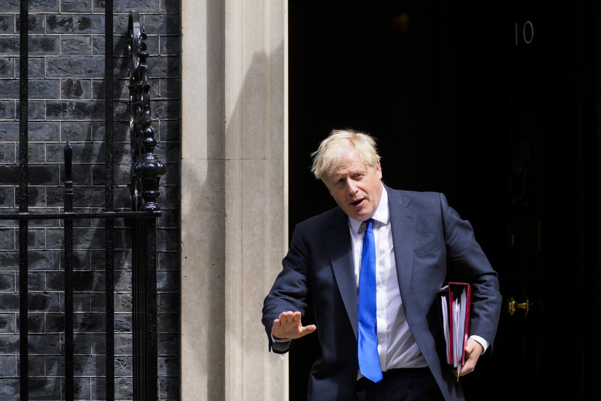 Esodo di ministri, Johnson è quasi ko Esodo di ministri, Johnson è quasi ko