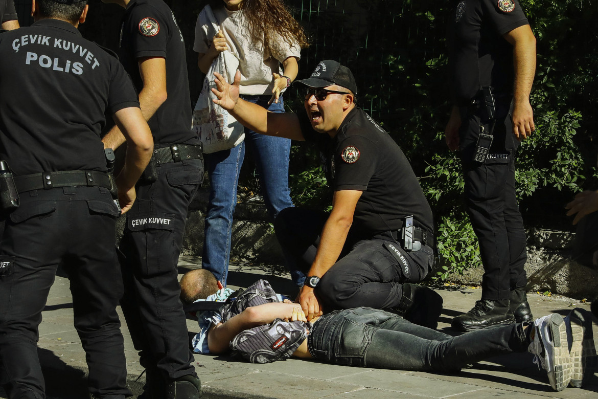 Arresti, multe e condanne mentre Roma faceva affari con Ankara Arresti, multe e condanne mentre Roma faceva affari con Ankara