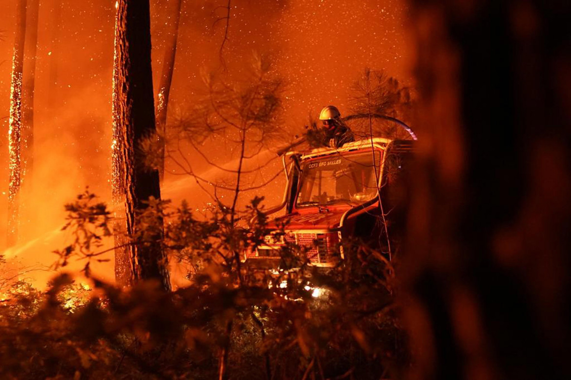 Francia nell’incubo incendi, in Gironda evacuati in 10mila Francia nell’incubo incendi, in Gironda evacuati in 10mila