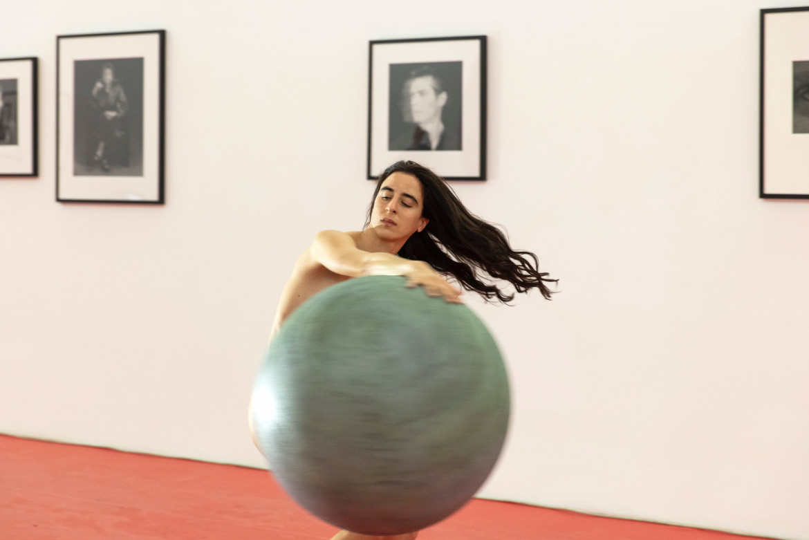 Luna Cenere: «La nudità, una via per l’astrazione e l’espressione» Luna Cenere: «La nudità, una via per l’astrazione e l’espressione»