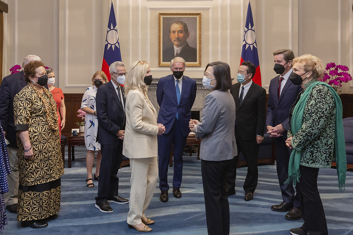 Via vai Usa a Taiwan, Pechino: «Risponderemo» Via vai Usa a Taiwan, Pechino: «Risponderemo»