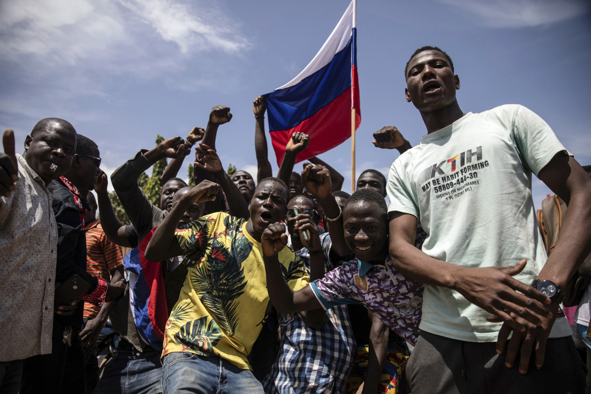 Si spara nelle strade di Ouagadougou, caos e voci di nuovo golpe Si spara nelle strade di Ouagadougou, caos e voci di nuovo golpe