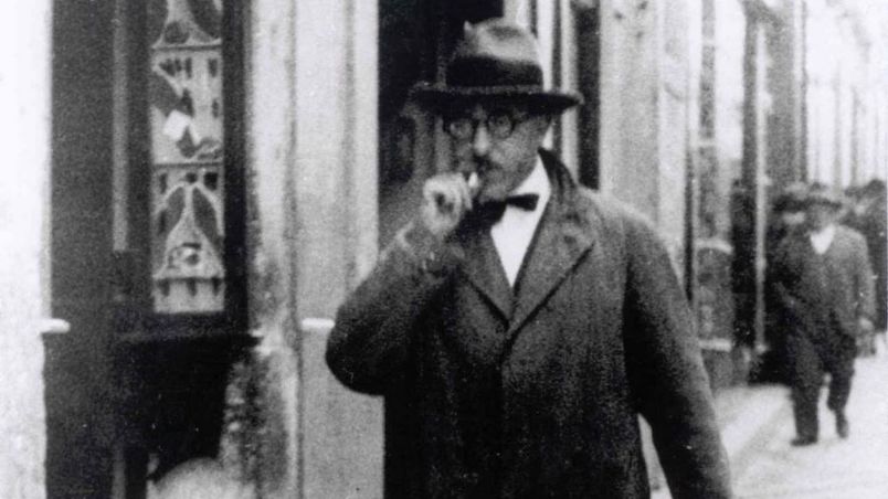 Invectivas cáusticas de Fernando Pessoa numa coletânea inédita contra o regime