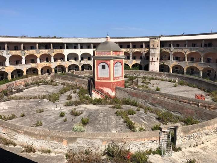 Se il mondo vive oltre il confine del mare Se il mondo vive oltre il confine del mare