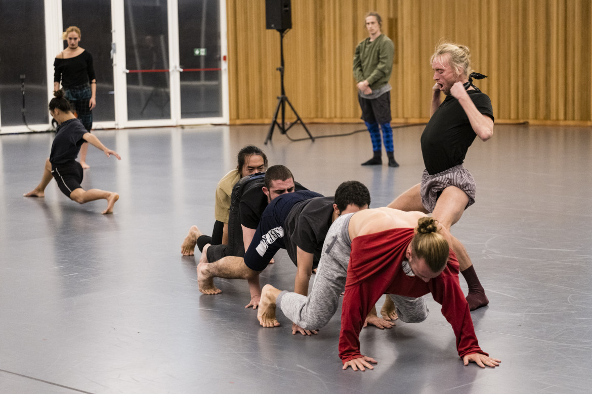 Virtuosismo e sensualità nel gioco di Ohad Naharin Virtuosismo e sensualità nel gioco di Ohad Naharin