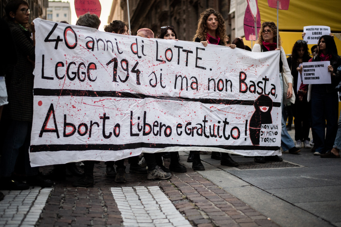 Legge 194, relazione «vecchia e inutile» mai pubblicata finisce sul sito pro choice