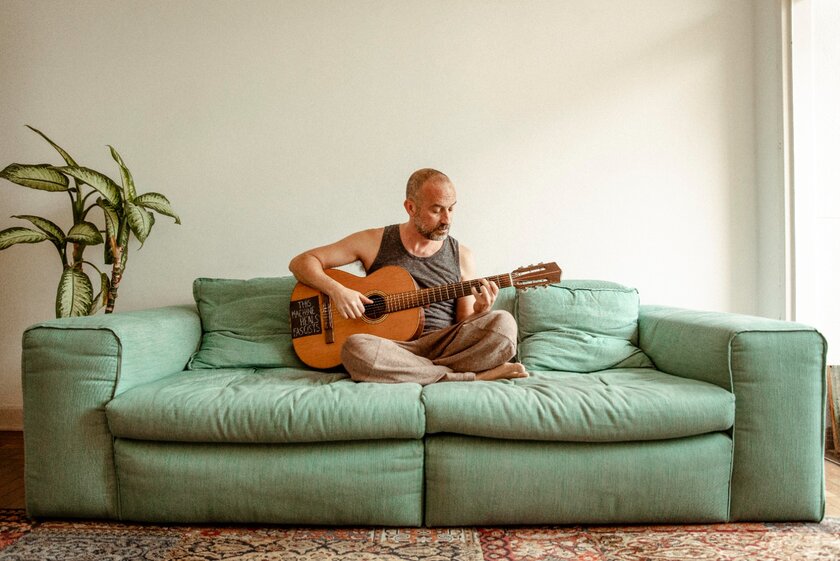 Lucas Santtana, canzoni dal nostro sistema solare Lucas Santtana, canzoni dal nostro sistema solare