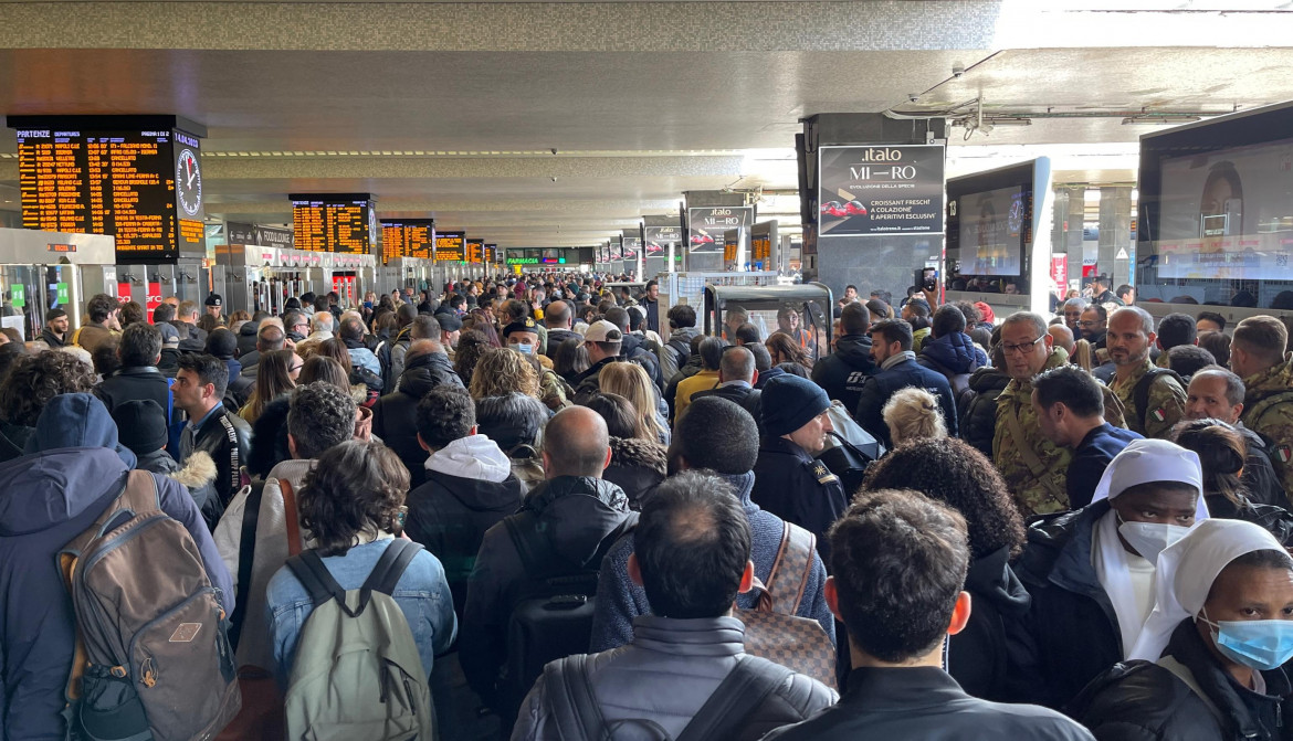 Salari, tutele e sicurezza: lo sciopero ferma di nuovo i treni