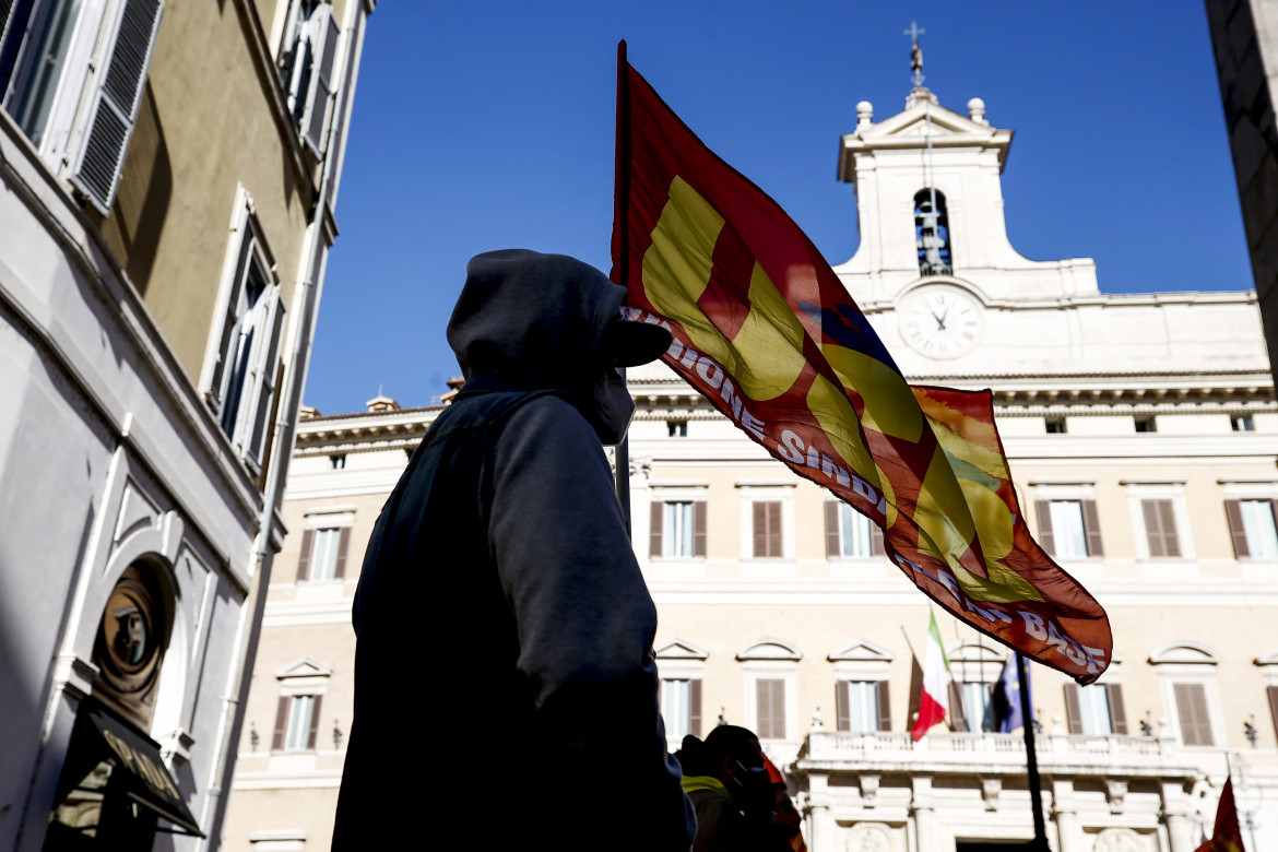 No alla guerra: sindacati di base in piazza No alla guerra: sindacati di base in piazza