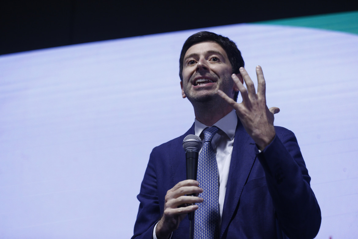 Roberto Speranza in gita da Kamala e la tirannia dell’oggi pomeriggio