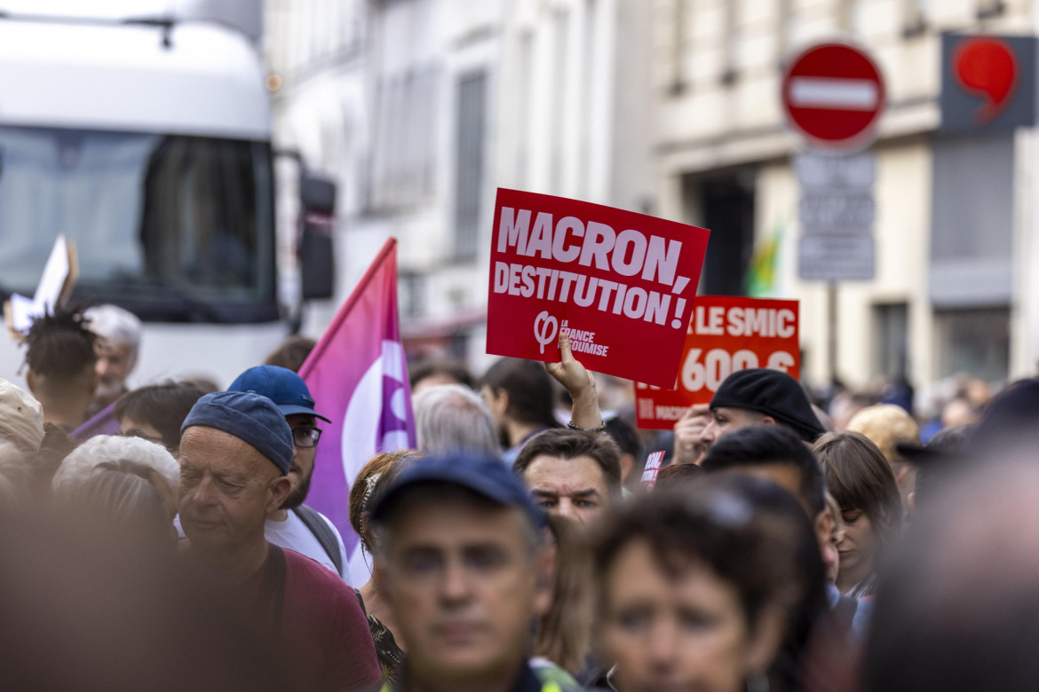 francia allarme della corte dei conti sul welfare