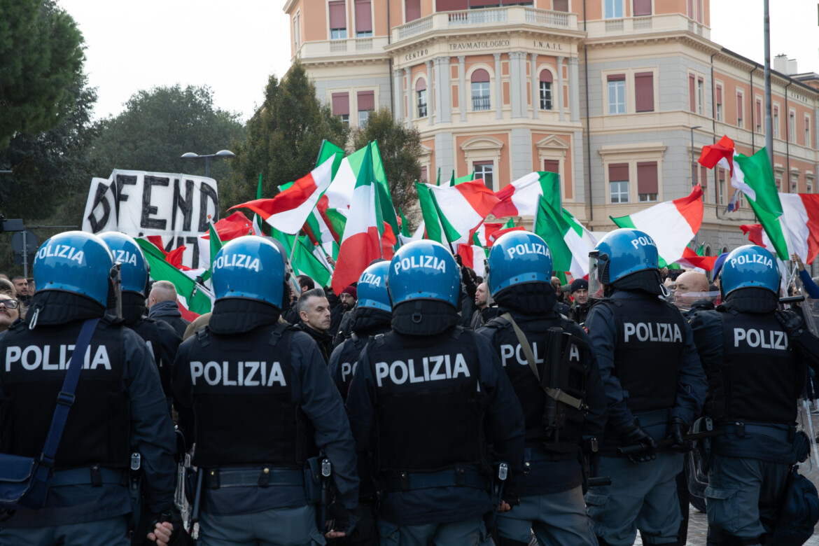 “Via le toghe rosse, Musk ha ragione”. Sette indagati