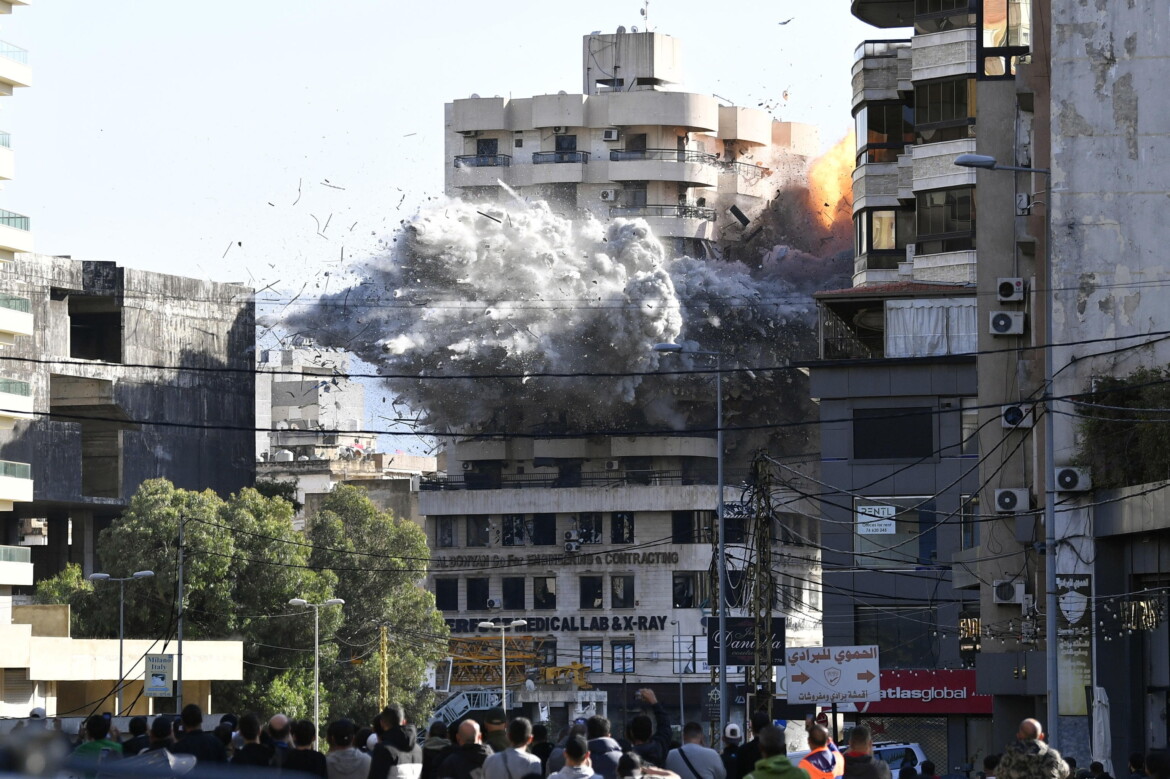 Massacro a Beirut, ormai Israele nemmeno avverte più