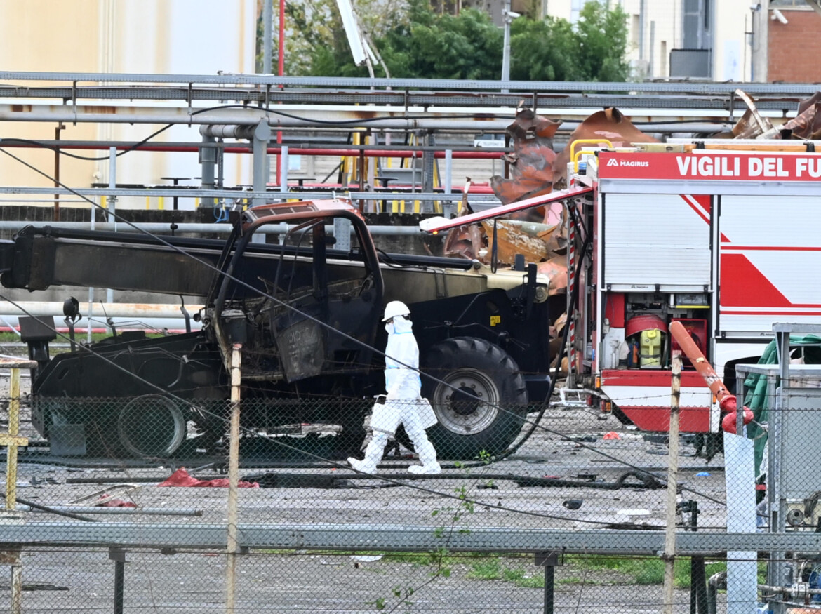 L’allarme e poi il botto, si indaga sul piano sicurezza del sito Eni