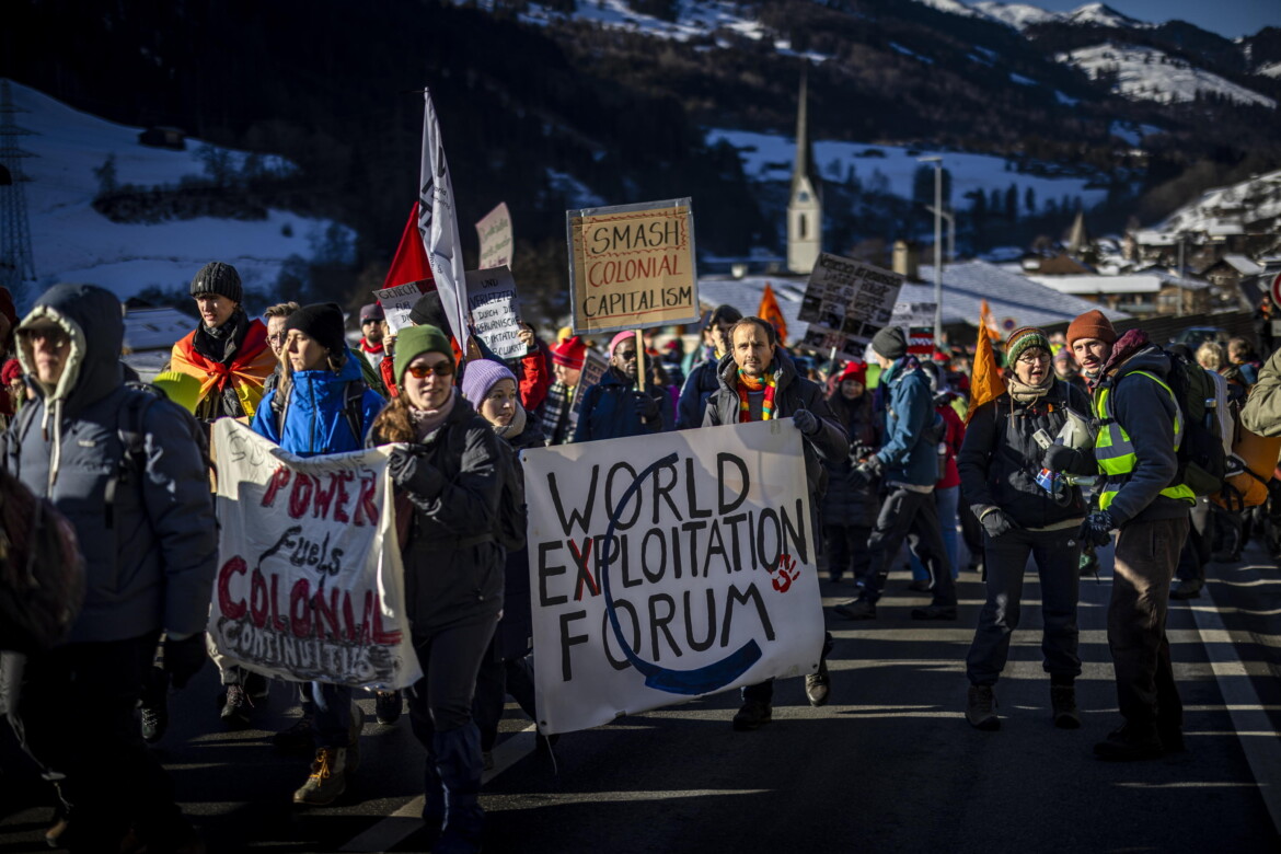 A Davos i super ricchi celebrano i nuovi riti del cinismo trumpiano